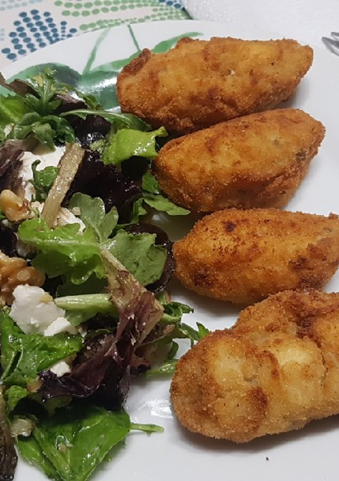 Una foto de Croquetas de jamón, huevo y champiñones