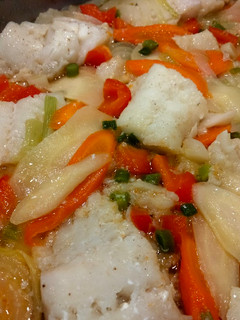 Una foto de Bacalao con verduras