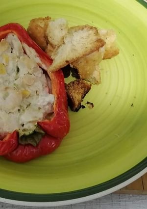 Una foto de Pimentón relleno con salsa de pollo