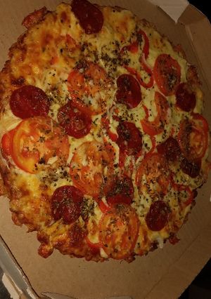 Una foto de Pizza de zucchini (baja en carbohidratos)