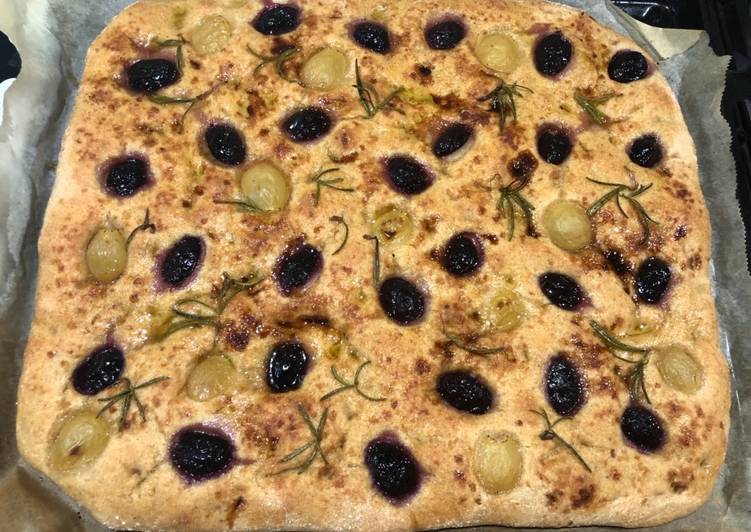 Focaccia con uva