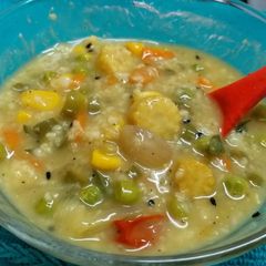 A picture of Mixed Vegetable Oats Soup.