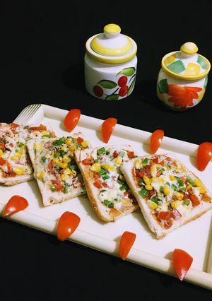 A picture of Capsicum and Sweet Corn Toast.