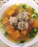 Canh bí đỏ nấu thịt bằm