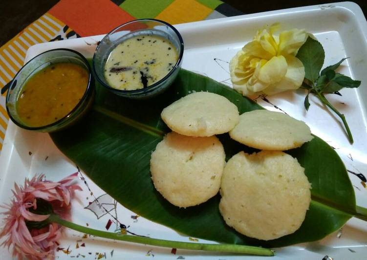 Simple Way to Prepare Delicious Idli Sambar