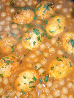 A picture of Lahori Cholay - Chickpeas and Boiled Eggs.