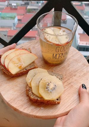 Hình của món Bánh chuối yến mạch sữa chua + trà táo mật ong.