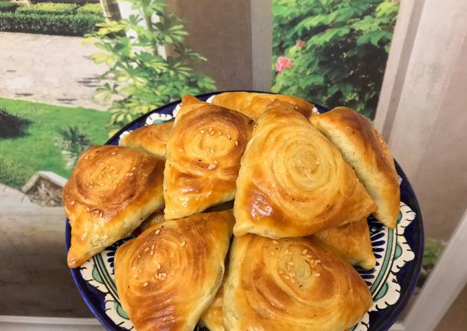 Слоёная самса с мясом