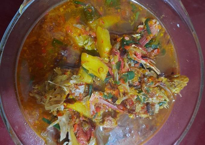 Sup Asam Pedas Ikan Kakap dengan Nanas