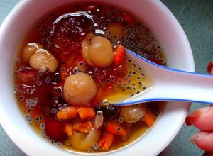 Hình của món Chè dưỡng nhan.