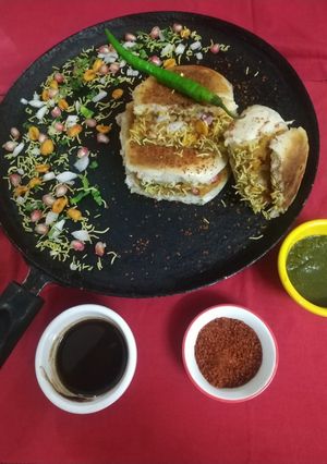 A picture of Dabeli.