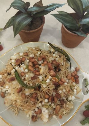 A picture of Sewai and sabudana upma.