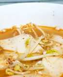 Canh măng chua nấu tôm