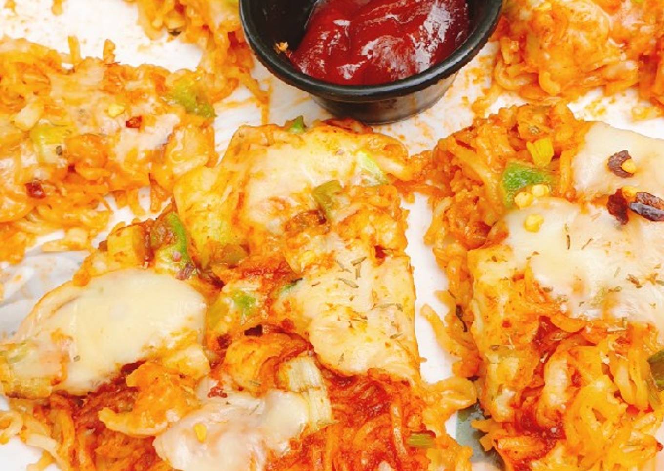 Instant Noodles pizza