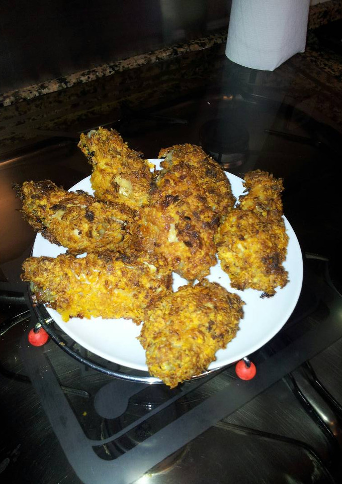 Una foto de Alitas de pollo rebozadas con doritos