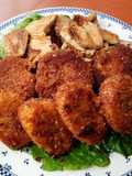 Kushiage (de plátano y calabacín) con pollo asado