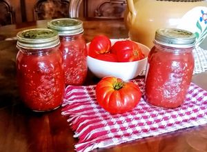Foto di Salsa di pomodoro per l'inverno