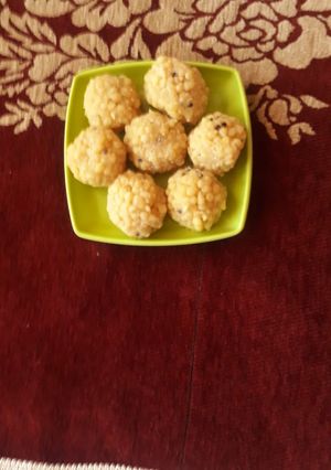 जोधपुरी लड्डू(jodhpuri laddu recipe in hindi) रेसिपी मुख्य फोटो