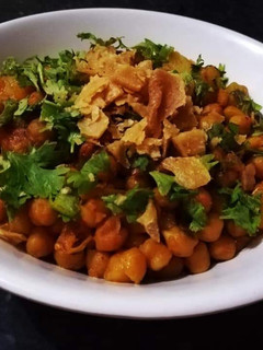 A picture of Spicy Chana Chaat.