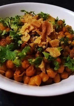 A picture of Spicy Chana Chaat.