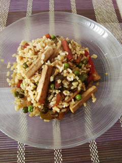 Una foto de Arroz vegetariano frito al estilo cantonés