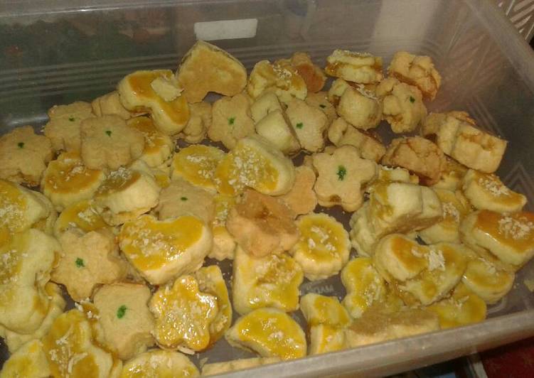 Nastar aneka bentuk