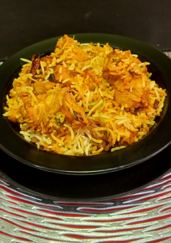 A picture of Chicken Biryani.