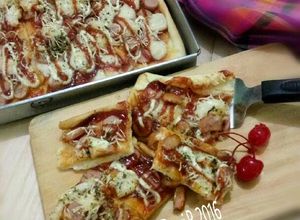 Foto resep Pizza tipis dengan mozarella Kw