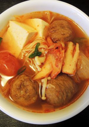 [亨氏番茄醬]泡菜蕃茄牛肉丸湯 的食譜成品照片