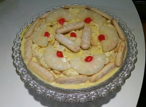 Una foto de Carlota de piña