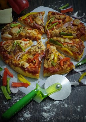 চিকেন সসেজ পিৎজা(Chicken Sausage Pizza recipe in Bengali) রেসিপির প্রধান ছবি