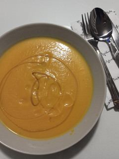 Una foto de Crema de calabaza y batata con Mambo