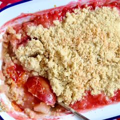 A picture of Spices Plum and pear crumble 🍐🍑.