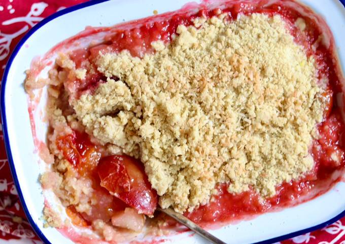 Recipe of Any-night-of-the-week Spices Plum and pear crumble 🍐🍑