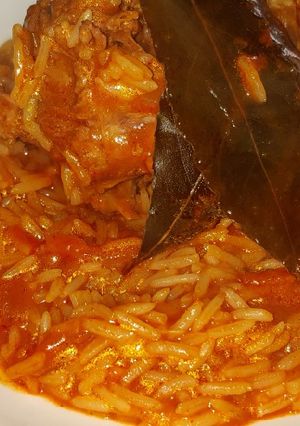 صورة لوصفة رز بصلصة حمراء