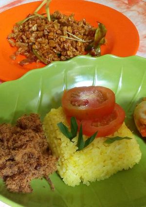 Foto resep Nasi kuning ala kosan