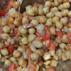 Kabuli chana chat A picture of Kabuli chana chat.