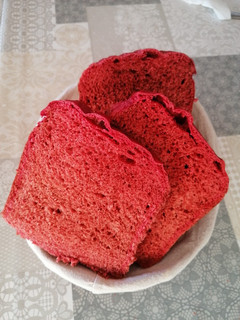 Una foto de 293. Pan de molde de remolacha / panificadora