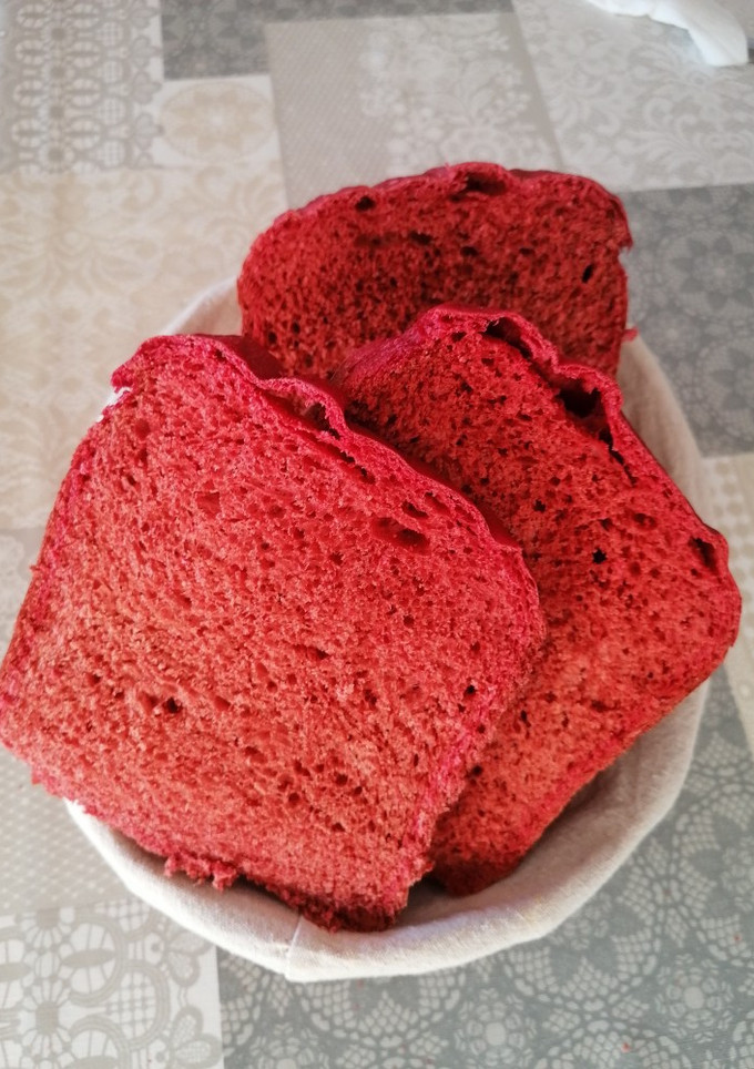 Una foto de 293. Pan de molde de remolacha / panificadora