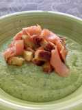 Gazpacho di avocado, zucchine e menta