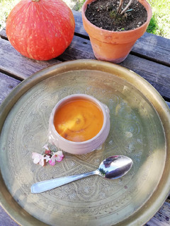 Une photo de Velouté carottes et patate douce au cumin