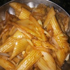 A picture of Pasta with vegetables.