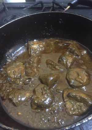 A picture of Palak soya chaap chunks.
