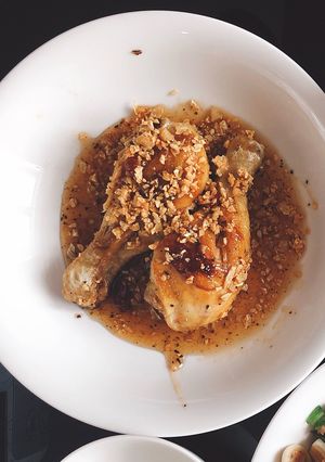 Hình của món Đùi gà chiên nước mắm.