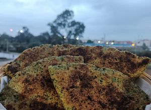 Une photo de Galette aux herbes (aghroum lahwal)
