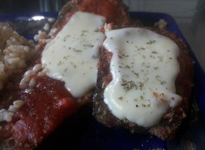 Una foto de Milanesas de berenjena a la napolitana. (son la gloria!)