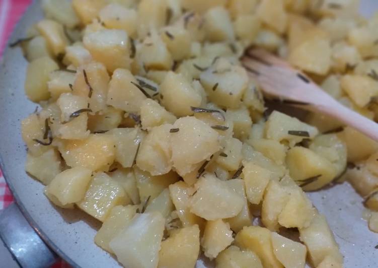 Recipe of Award-winning 🥔Patate al rosmarino🥔