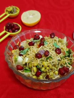 चटपटे अंकुरित मूंग (Chatpate ankurit moong recipe in hindi) रेसिपी मुख्य फोटो