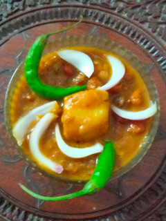 चने आलू की सब्जी (chane aloo ki sabzi recipe in hindi) रेसिपी मुख्य फोटो