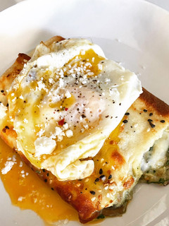 Una foto de Hot pocket con espinacas y champiñones - keto
